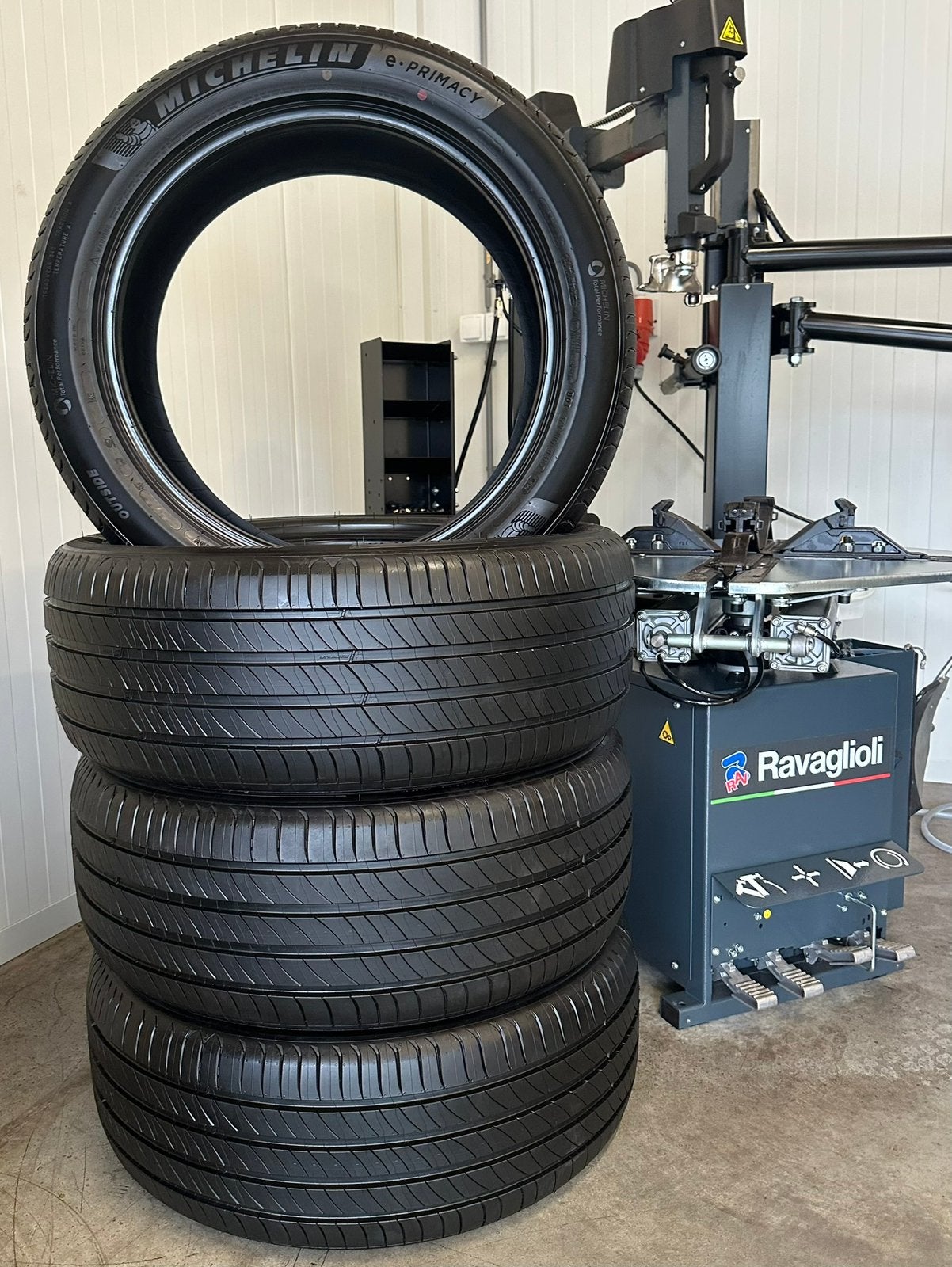235 50 19 Michelin Zomerbanden 235/50 R19 + Gratis Montage, 19 inch, Nieuw, Ophalen of Verzenden, 235 mm
