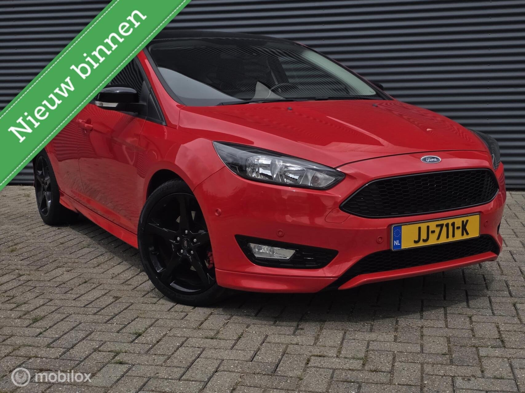 Ford Focus 1.5 Red Edition ST LINE / PDC / NAP, Auto's, Ford, 4 cilinders, Origineel Nederlands, Bedrijf, Handgeschakeld
