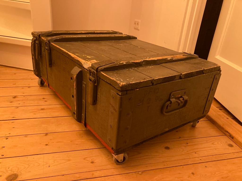 Vintage Militaire Munitiekist op Wielen - Uniek Opbergmeubel, Ophalen