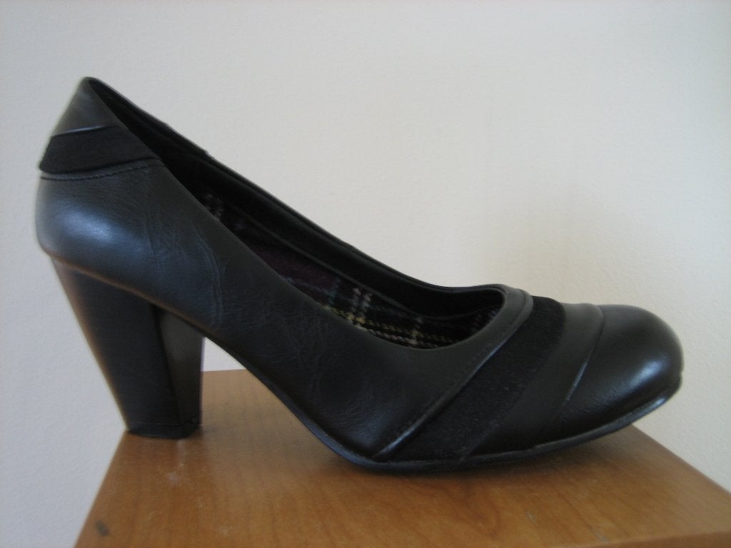 Nieuw! Zwarte leren pumps van BLUE BOX, maat 40, snazzeys, Blue Box, Pumps, Zwart, Nieuw