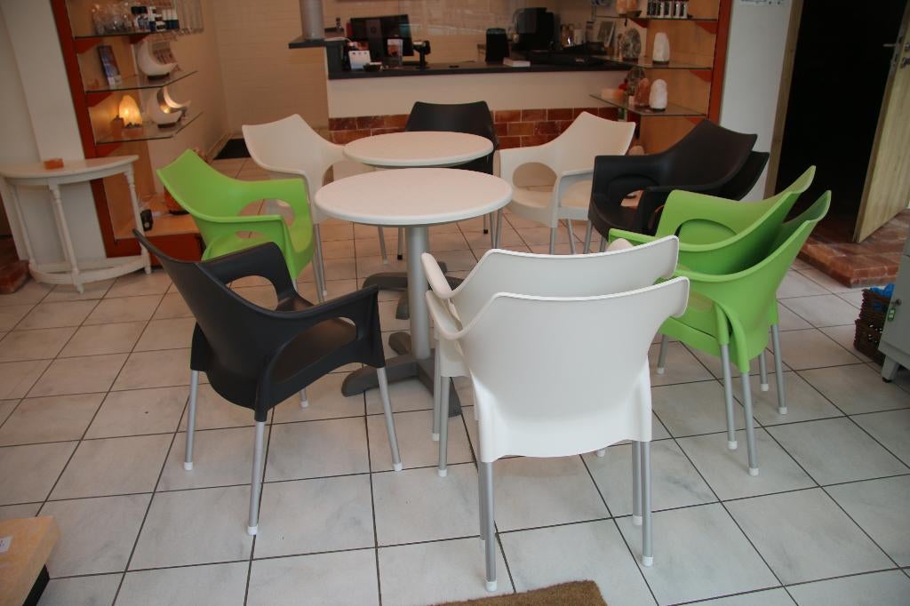 Wachtkamer (kuip)stoelen (9 stuks) en Bijbehorende 2 tafels, Ophalen, Gebruikt, 50 tot 100 cm, Rond