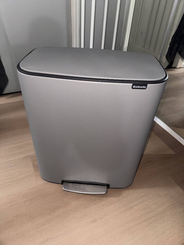 Brabantia Bo Pedaalemmer 60 Liter - Mineral Concrete Grey, Ophalen, 50 – 75, Kunststof, Gebruikt