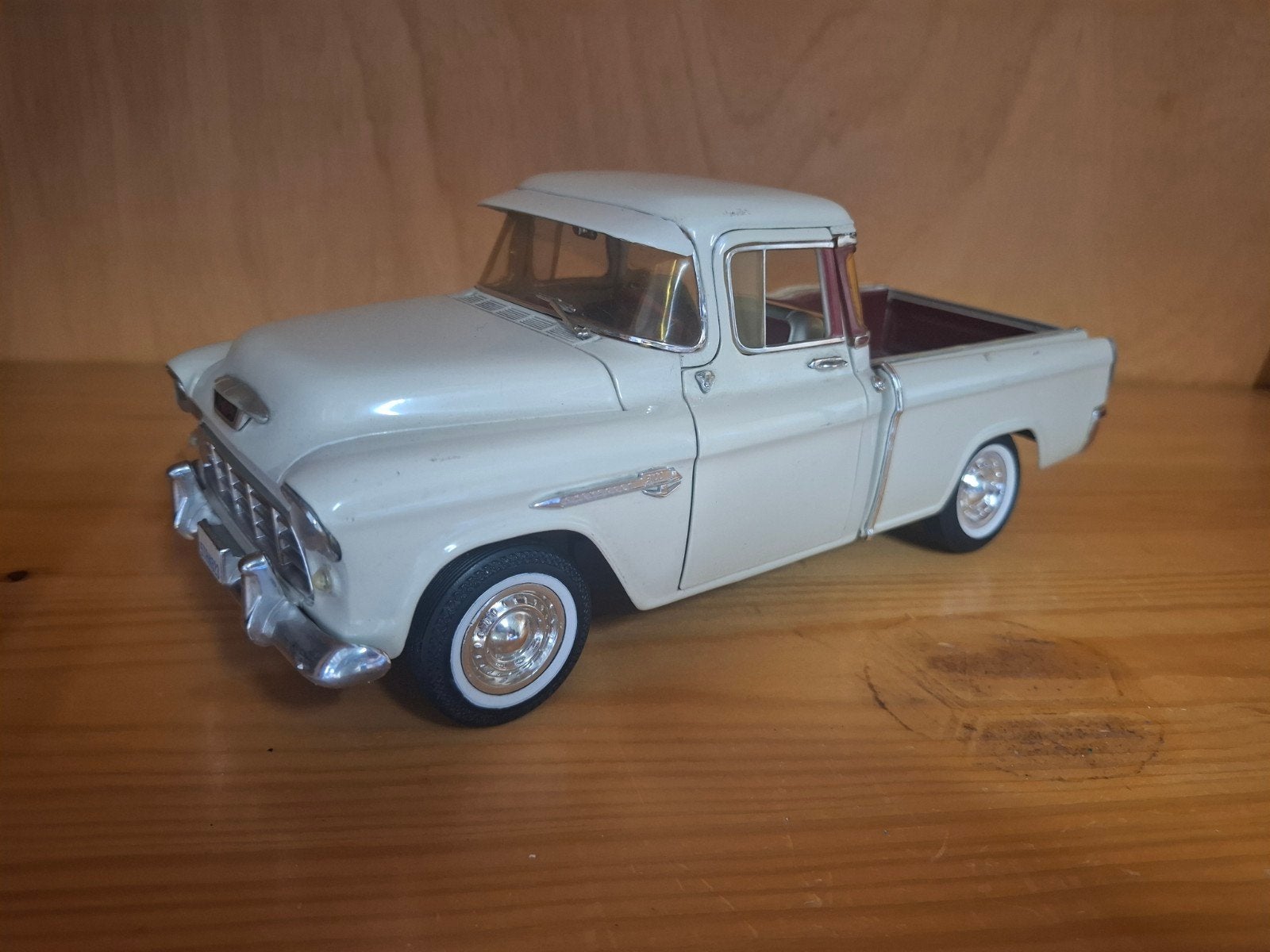 ERTL 1:18 Chevrolet Cameo 1955 Modelauto, Hobby en Vrije tijd, Modelauto's | 1:18, Ophalen of Verzenden, Zo goed als nieuw, Auto