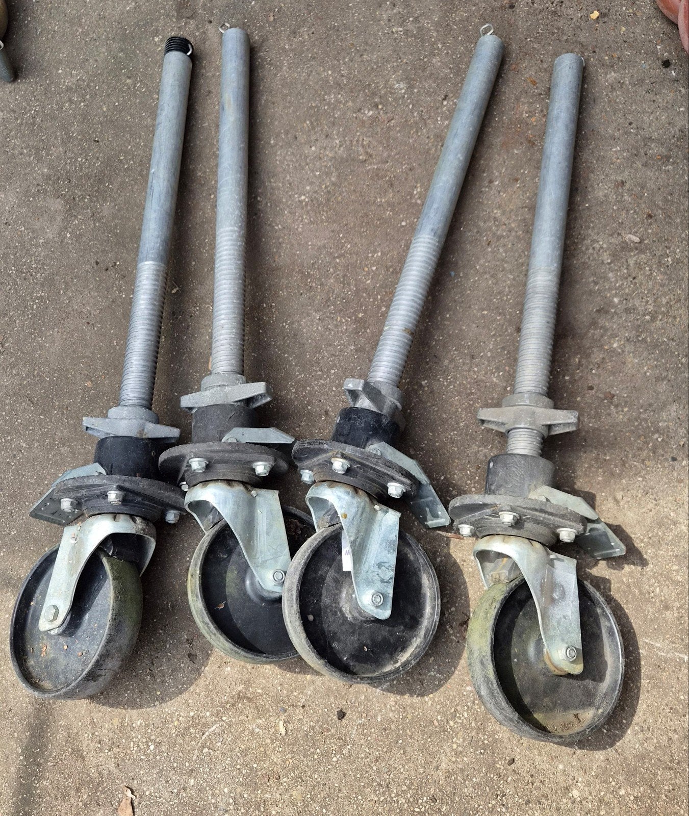 Te koop set altrex geremde opdraaibare wielen, Altrex, Ophalen of Verzenden, Rolsteiger of Kamersteiger, 5 meter of hoger
