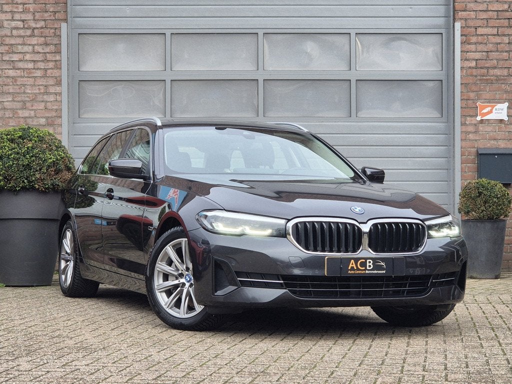BMW 5 Serie Touring 530e Business E plus Hybrid. Elektrische, 1998 cc, Achterwielaandrijving, Gebruikt, 4 cilinders