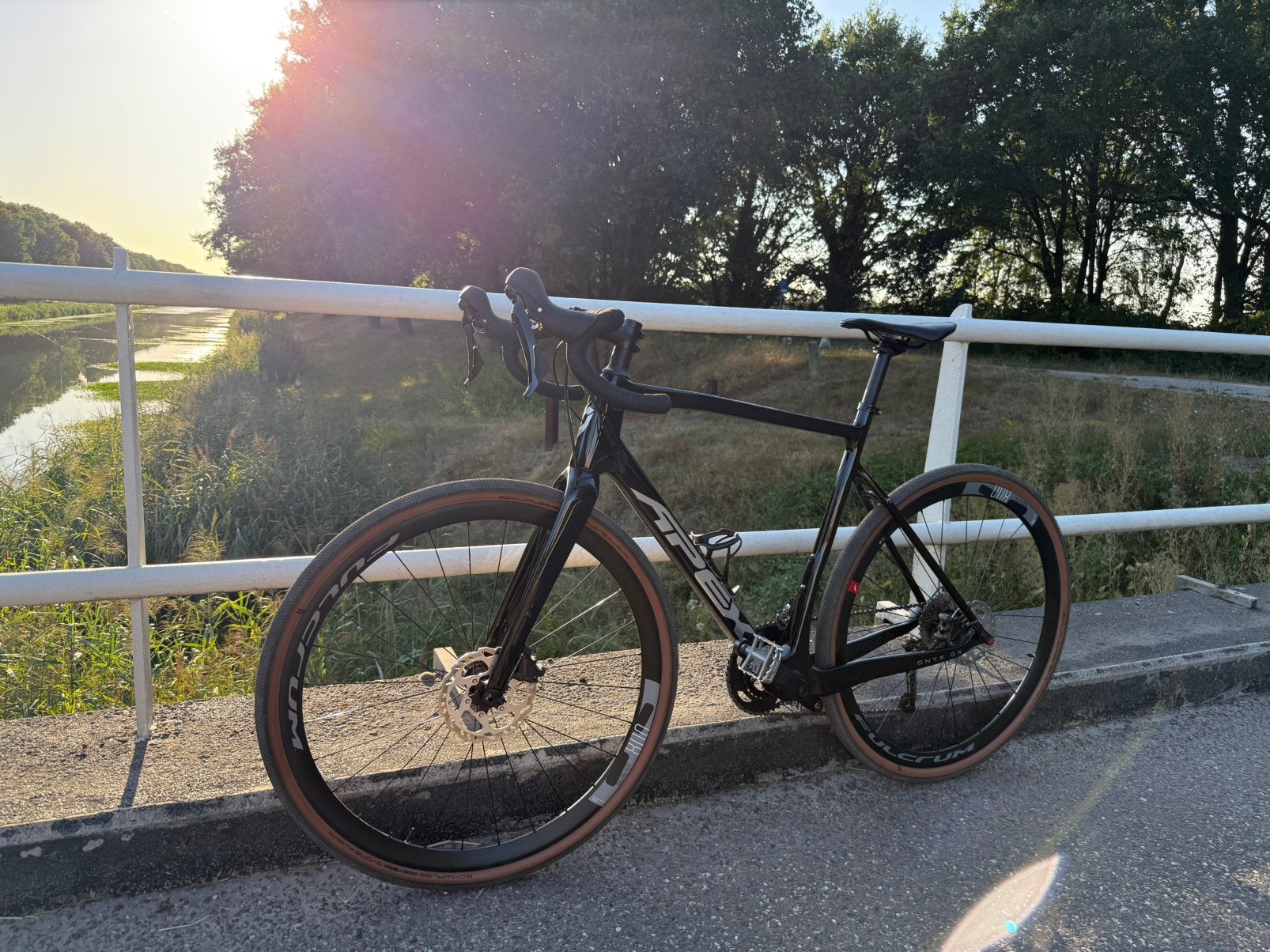 Mooie APEX Onyx GX gravelbike (race), 28 inch, Carbon, Heren, Zo goed als nieuw