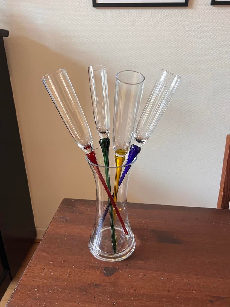 Champagne boeket glazen in vaas - Zo goed als nieuw, Huis en Inrichting, Woonaccessoires | Vazen, Ophalen, Overige kleuren, Minder dan 50 cm