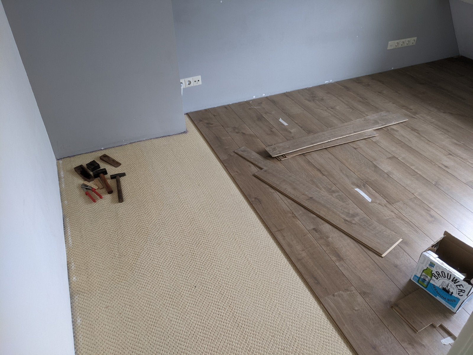Gezocht: Laminaat Vita Comfort Winter Eiken 128cm, Gebruikt, 50 tot 150 cm, Ophalen of Verzenden, 10 m² of meer