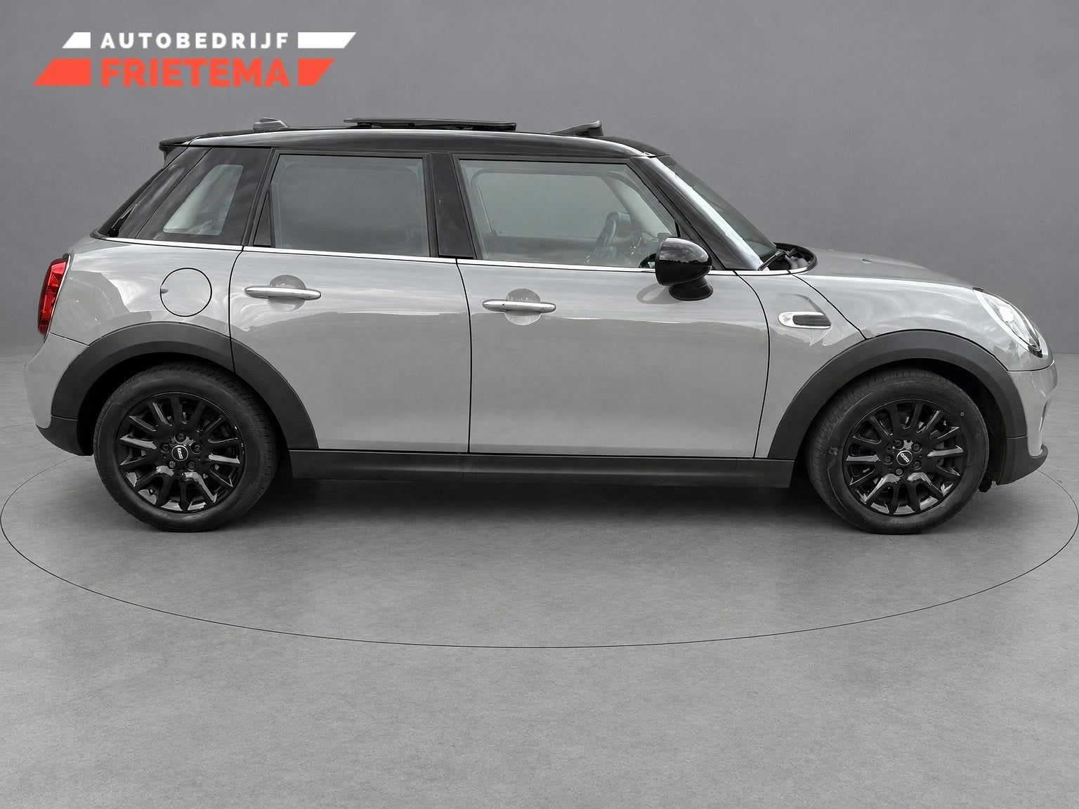 MINI 5-deurs 1.5 Cooper Business Edition (bj 2019), Voorwielaandrijving, Gebruikt, 1165 kg, Origineel Nederlands