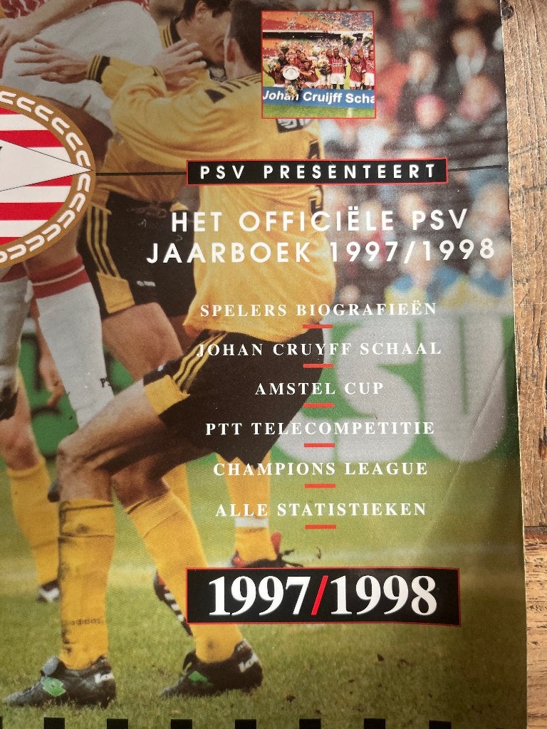 Officiële jaarboek PSV 1997/1998, Ophalen of Verzenden, Zo goed als nieuw, PSV, Overige typen