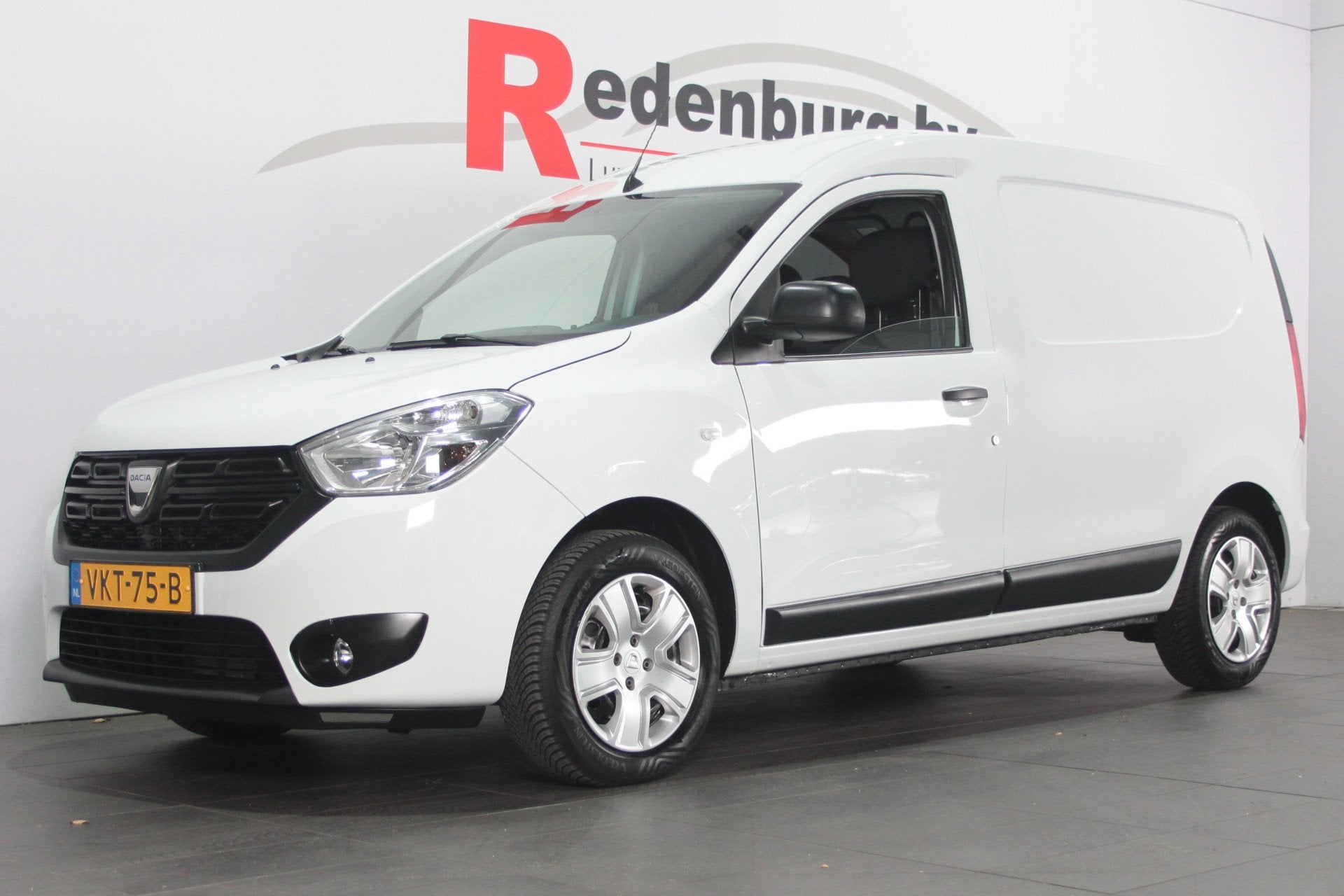 Dacia Dokker 1.5 Blue dCi 90 Solid - Bluetooth / Navi / Crui, Auto's, Bestelauto's, Gebruikt, Euro 6, 4 cilinders, Wit