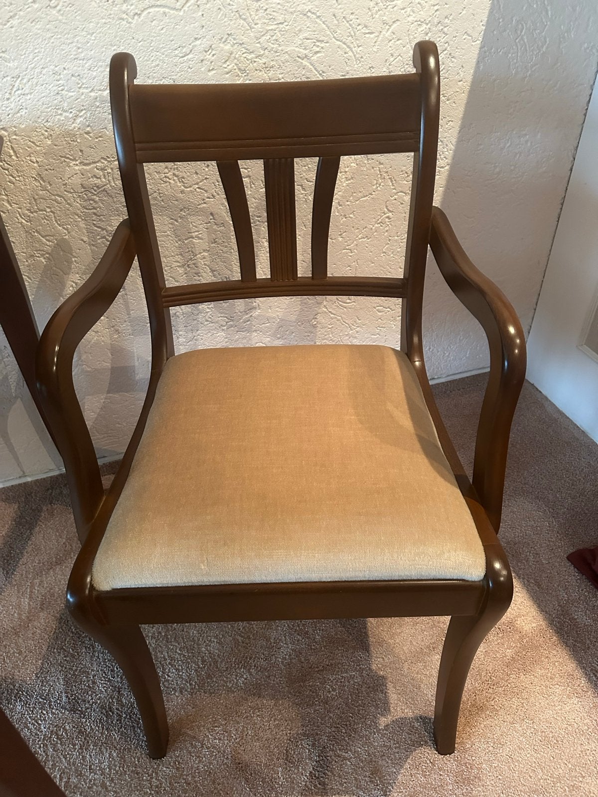 Elegante eettafel met 3 stoelen - Zo goed als nieuw, Huis en Inrichting, Tafels | Eettafels, Ophalen, 100 tot 150 cm, Klassiek