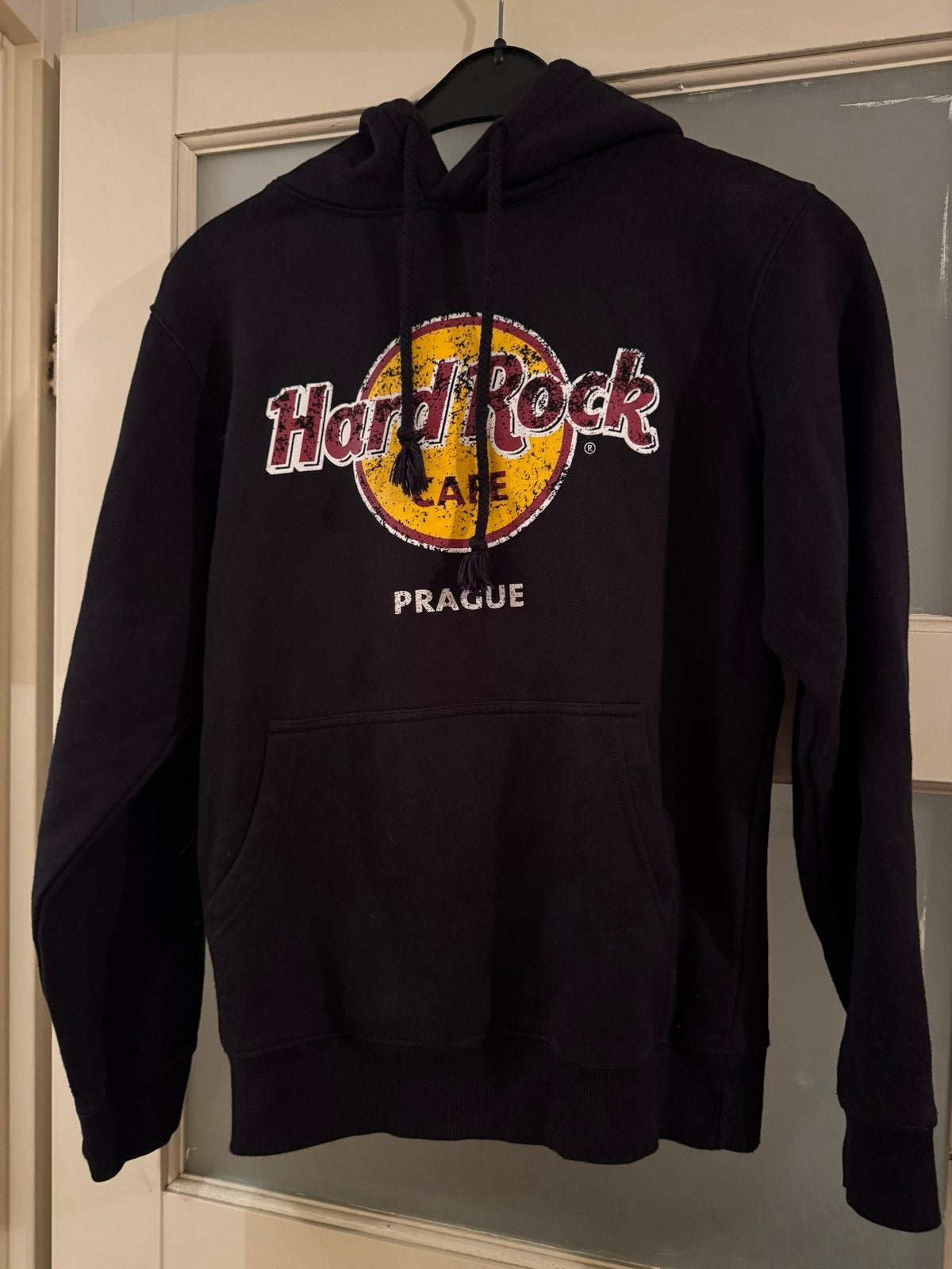 Hard Rock Cafe Praag Hoodie Zwart Maat M ZGAN, Ophalen, Zo goed als nieuw