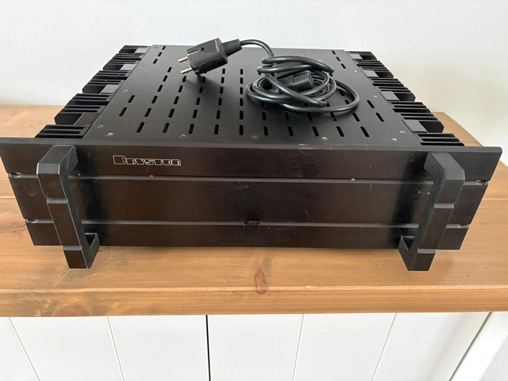 Bryston 4b poweramp, Ophalen, Gebruikt, 120 watt of meer, Overige merken