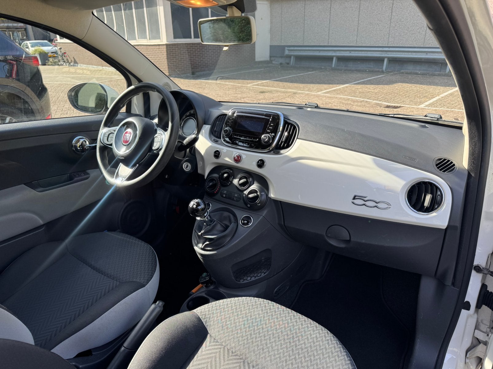 Foto 9 van Fiat 500 0.9 TwinAir TURBO 80 pk | Wit | 2017 | Nieuwe APK