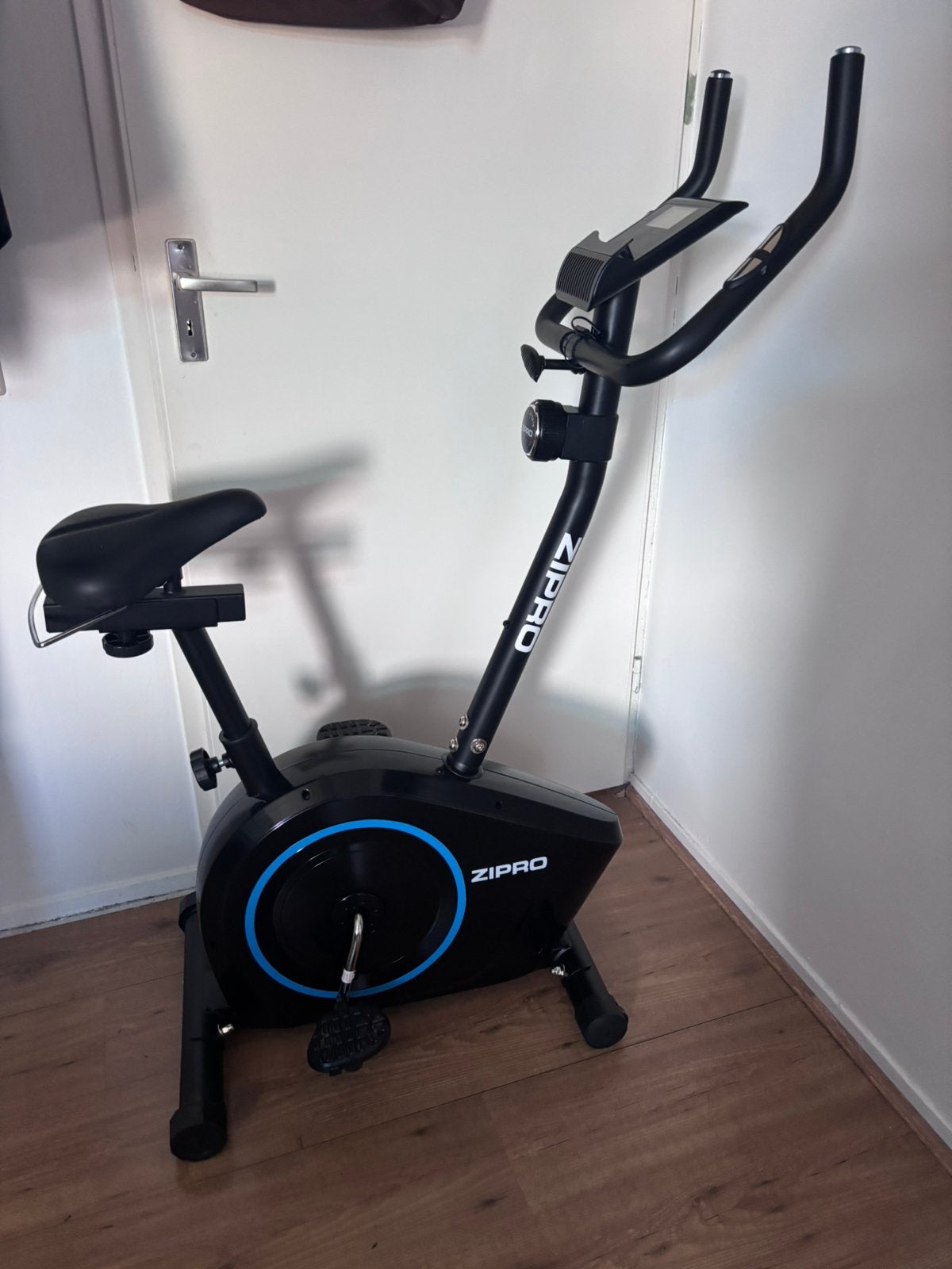 GRATIS! Mooie zwarte zipro hometrainer fiets GRATIS, Ophalen, Zo goed als nieuw, Hometrainer