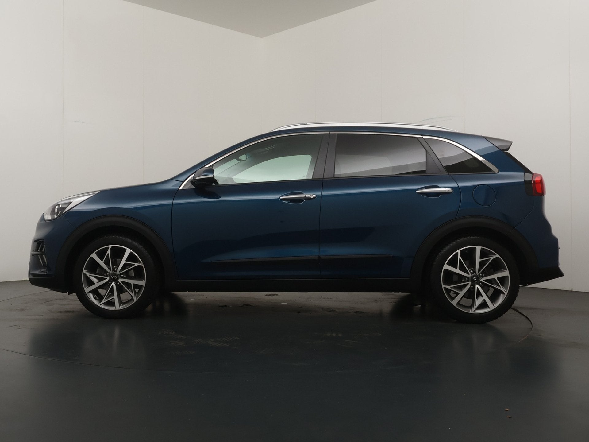 Kia Niro 1.6 GDi Hybrid DynamicPlusLine - Trekhaak - Stoel/s, Auto's, Gebruikt, Blauw, Leder en Stof, 23 km/l