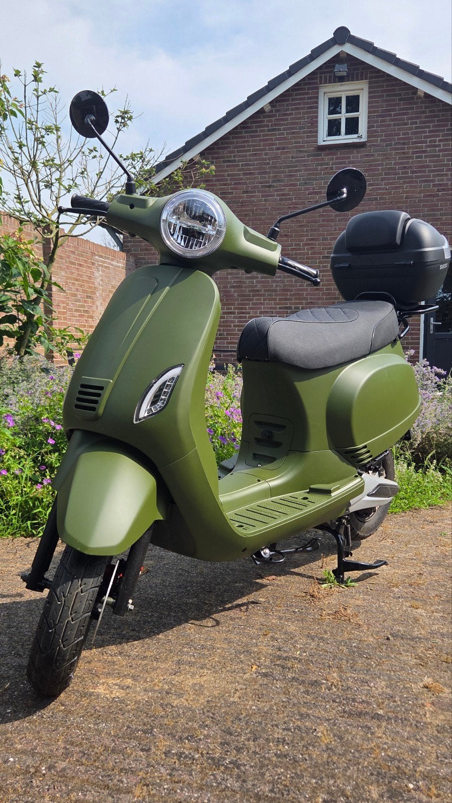 Zo goed als nieuwe AGM VX50S - Olijfgroen - Elektrisch, Overige modellen, Elektrisch, Ophalen of Verzenden, Zo goed als nieuw