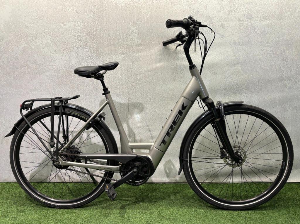 Trek District + 9 (500Wh) Dames Zilver 55cm 2022, Fietsen en Brommers, Elektrische fietsen, Overige merken, Gebruikt, -, - 0
-, NL