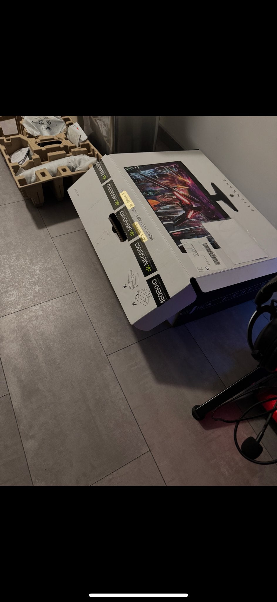 Foto 6 van Alienware 360Hz & Philips 165Hz Gaming Monitoren met Beugel
