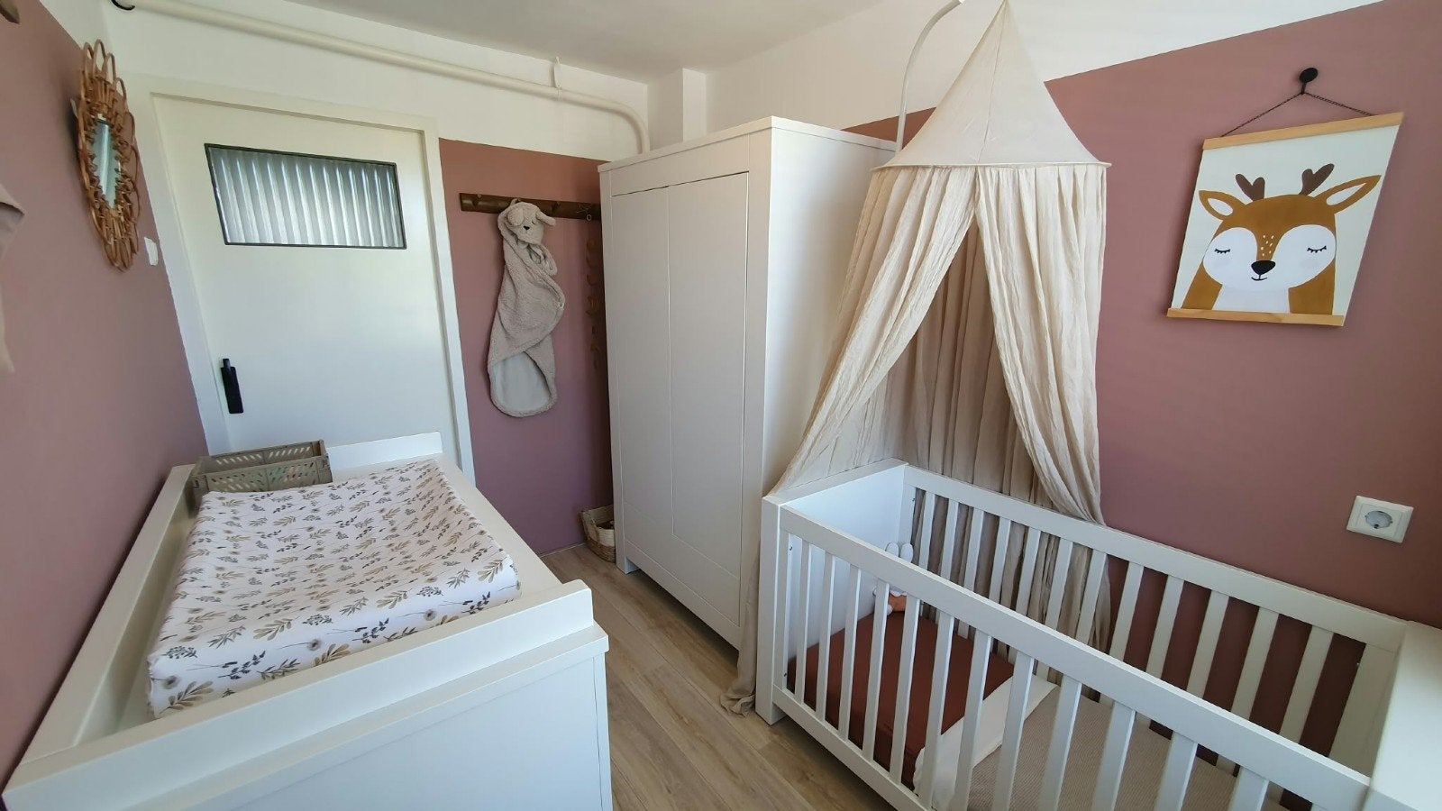 Babykamer compleet: Ledikant, kast en commode - wit mat, Ophalen, Gebruikt, Jongetje of Meisje