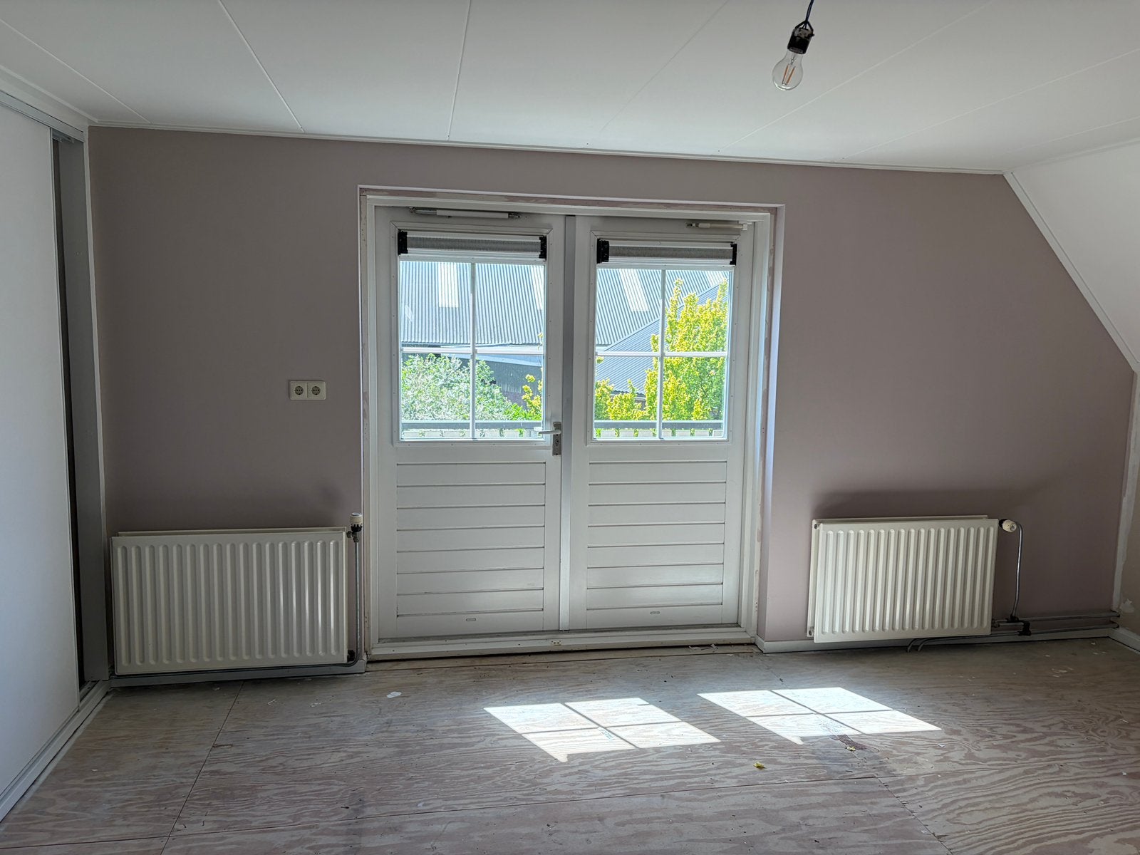 Witte dubbele tuindeuren met Glas en suskast, Ophalen, Gebruikt, 80 tot 100 cm, Buitendeur