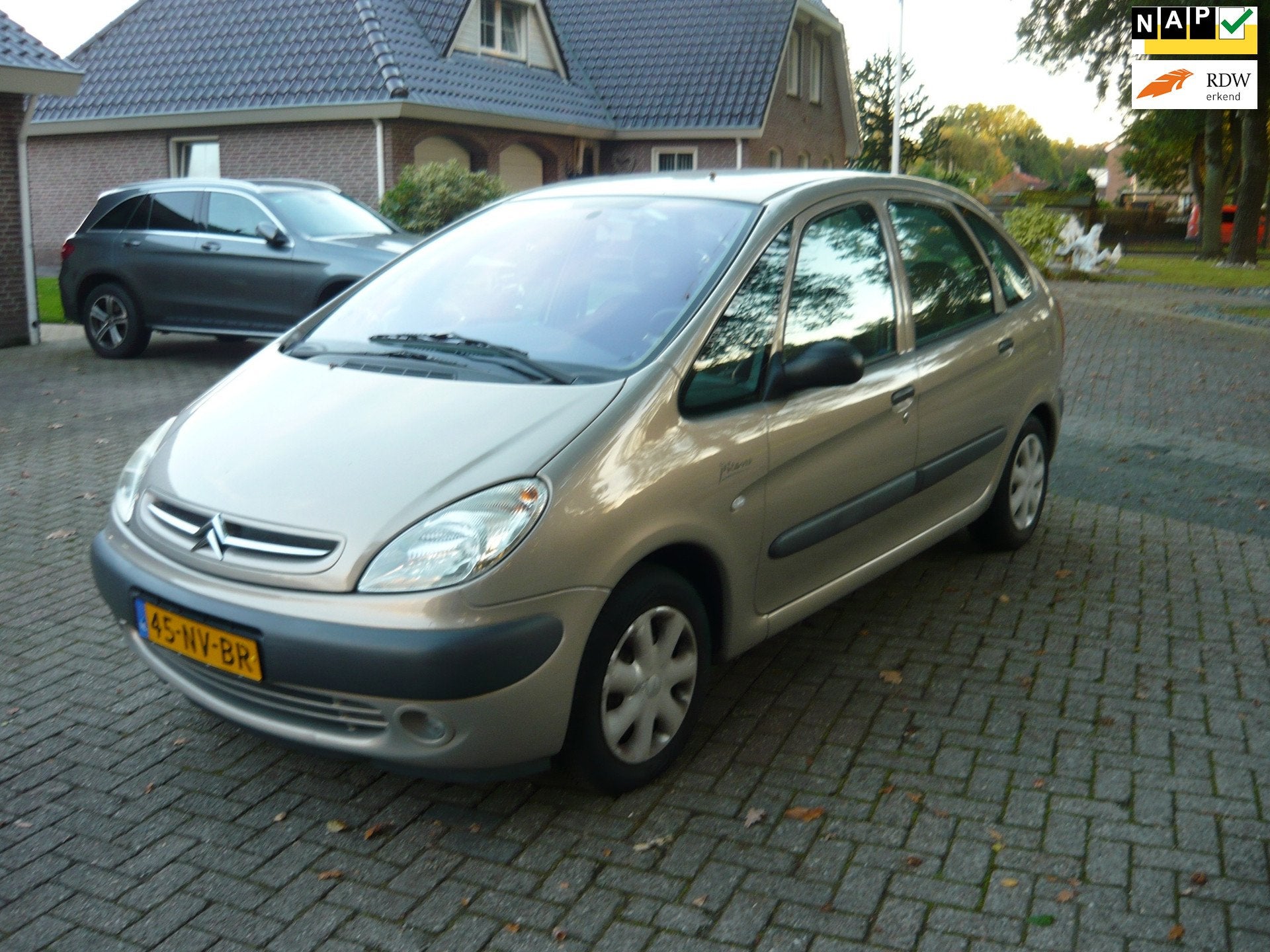 Citroen Xsara Picasso 1.8i-16V Différence 2, Stof, 4 cilinders, 116 pk, Beige