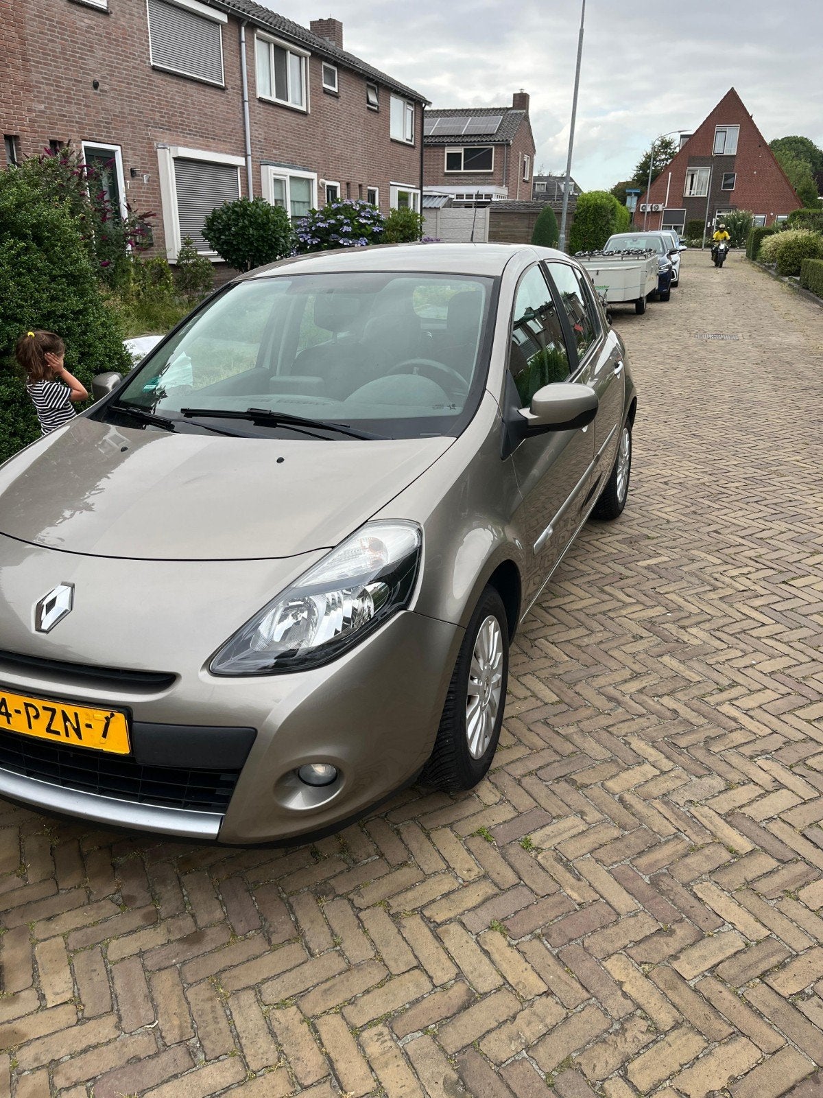 Renault Clio 1.2 TCE 5-DRS 2011 Bruin, Auto's, Voorwielaandrijving, 535 kg, 4 cilinders, Bruin