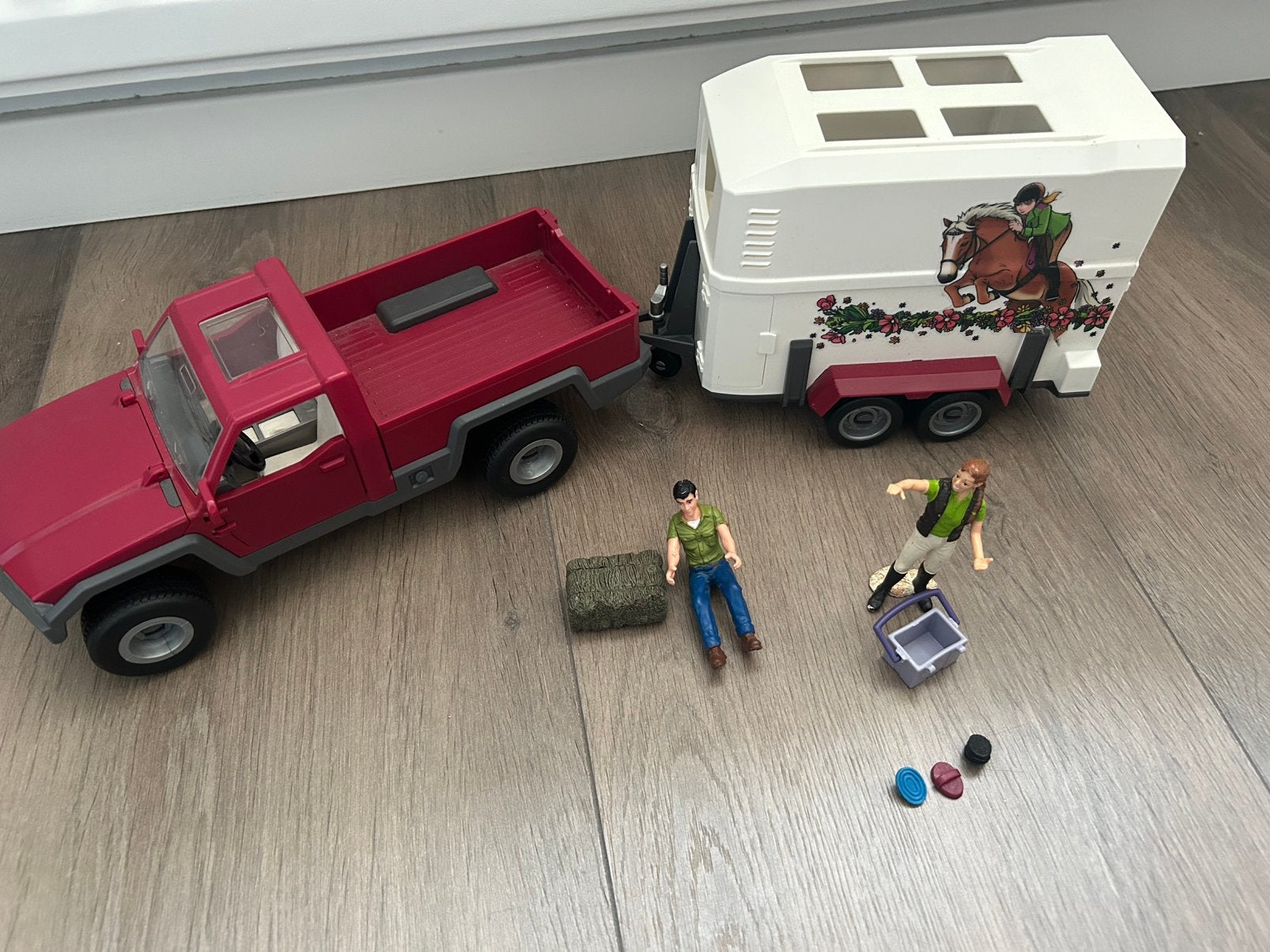 Schleich paardentrailer met auto, Ophalen of Verzenden, Zo goed als nieuw