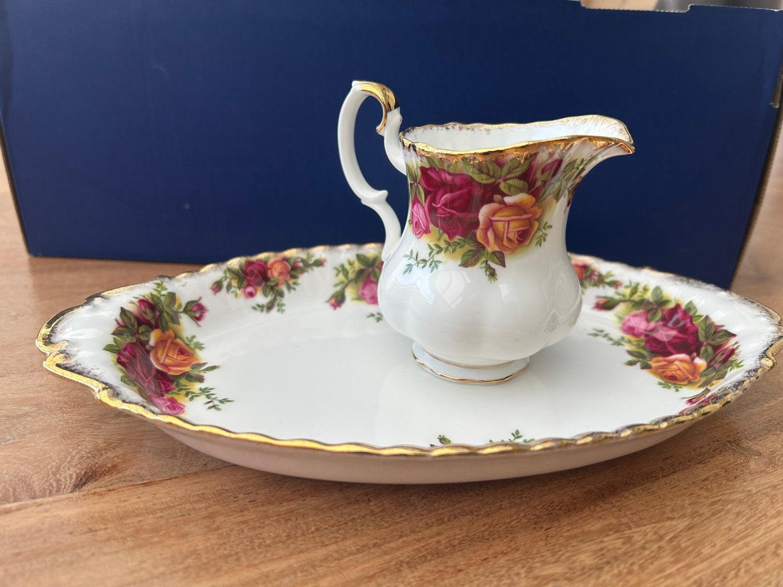 Royal Albert Old Country Roses Melkkan en Dienblad, Ophalen, Kan, Klassiek, Zo goed als nieuw