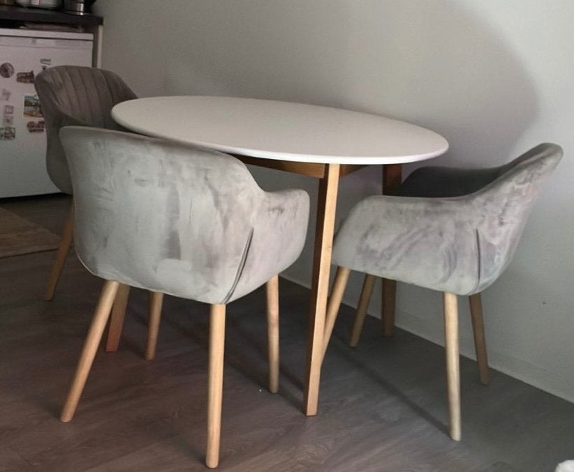 Eetkamer stoelen en tafel, Ophalen, Drie, Zo goed als nieuw, Stof