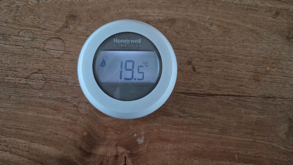 Thermostaat T40 Honeywell, Doe-het-zelf en Verbouw, Thermostaten, Ophalen, Slimme thermostaat, Zo goed als nieuw