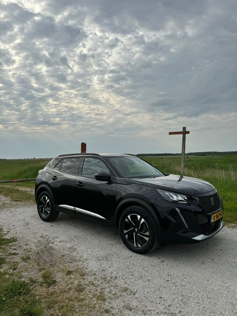 Foto 4 van Peugeot 2008 (Allure) 1.2 Puretech 2020 Zwart