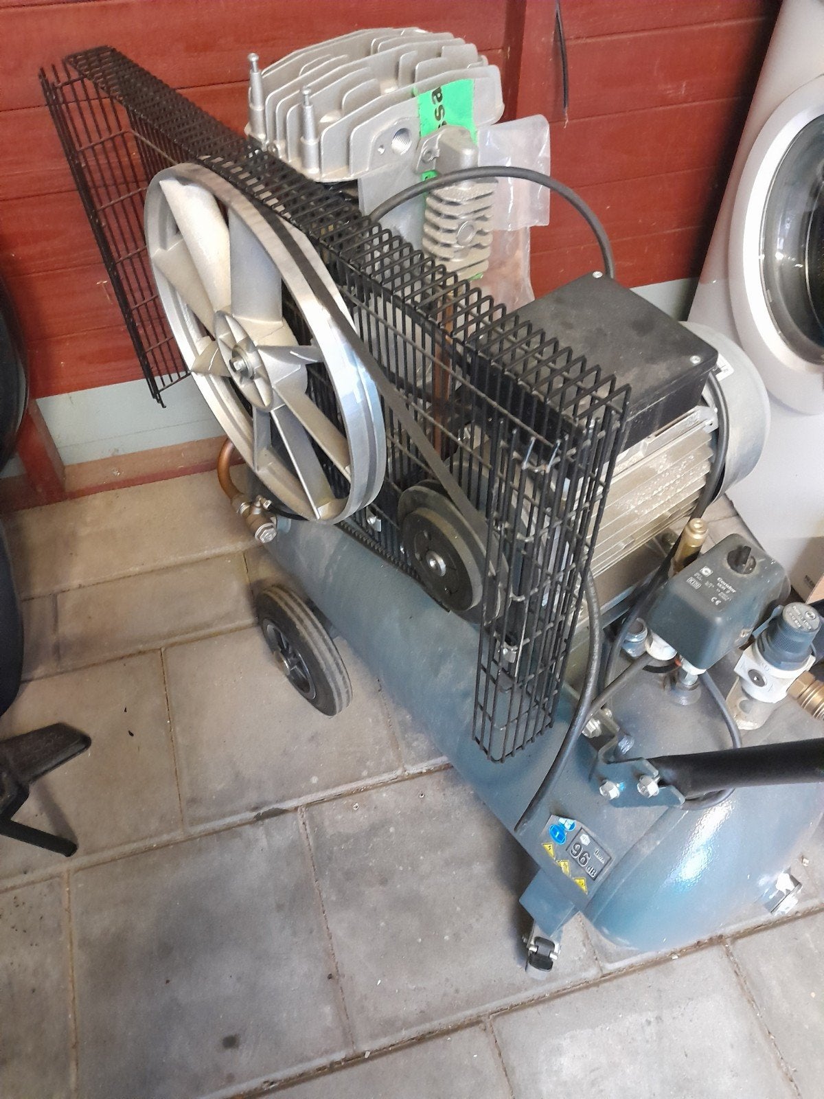 Uni Master Luchtcompressor (defect) - Te Koop, Doe-het-zelf en Verbouw, 100 liter of meer, Ophalen, Gebruikt