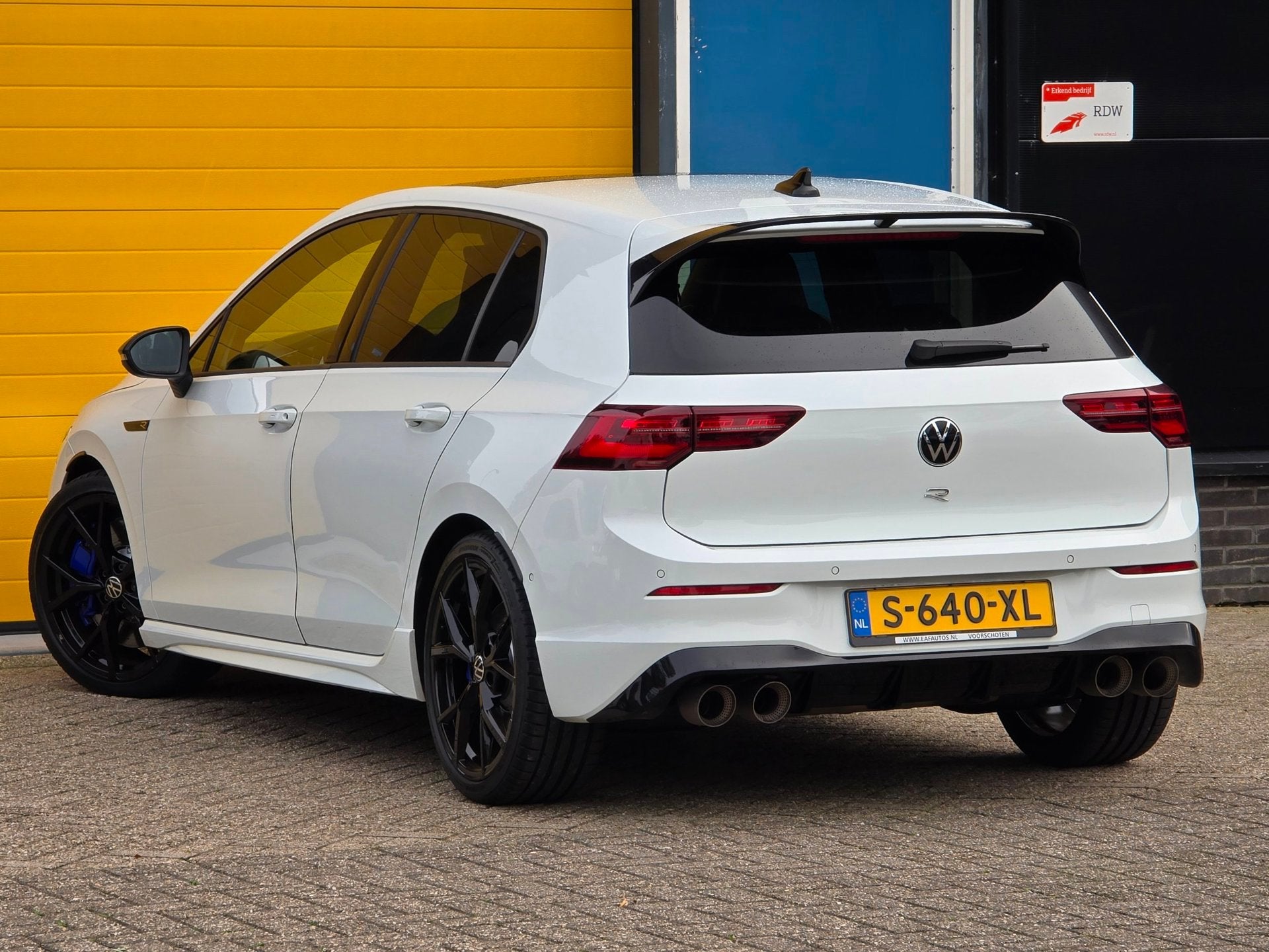 Volkswagen Golf 2.0 TSI R 4Motion / 320 Pk / AKRAPOVIC / Cam, Verwarmde buitenspiegels, Gebruikt, Euro 6, 4 cilinders