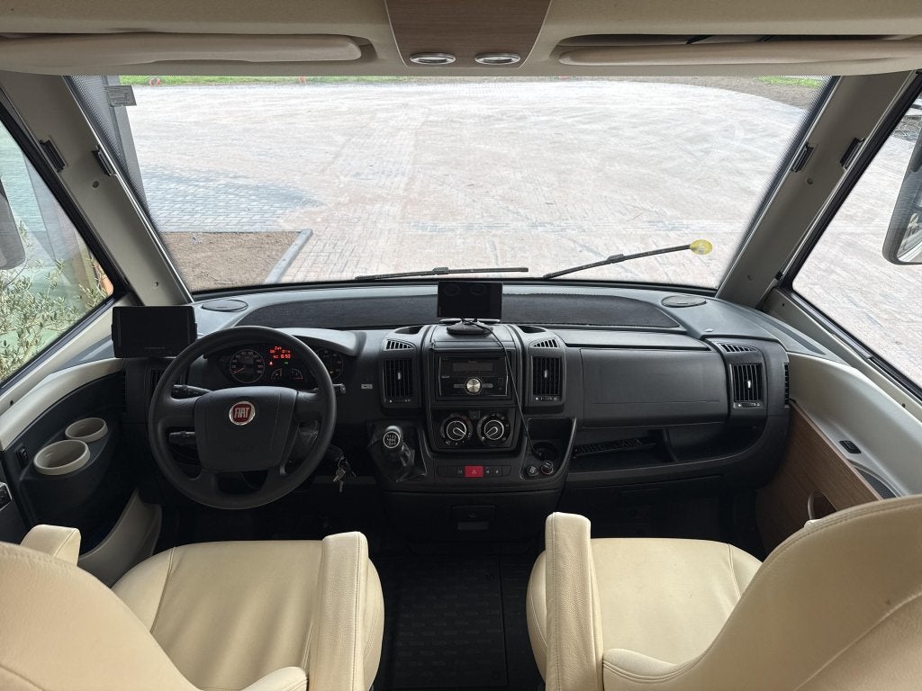Foto 8 van Bürstner Viseo 690 I bj 2014 lengte bedden vakantie