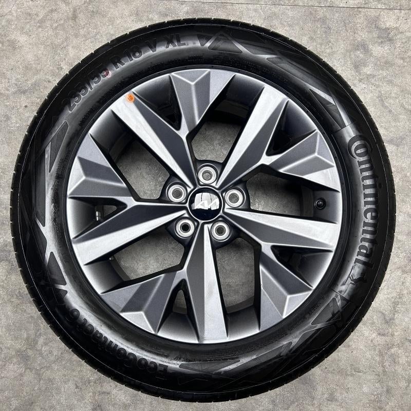 NIEUW 18 inch originele velgen + zomerbanden Kia Sportage, 18 inch, Gebruikt, Banden en Velgen, 235 mm