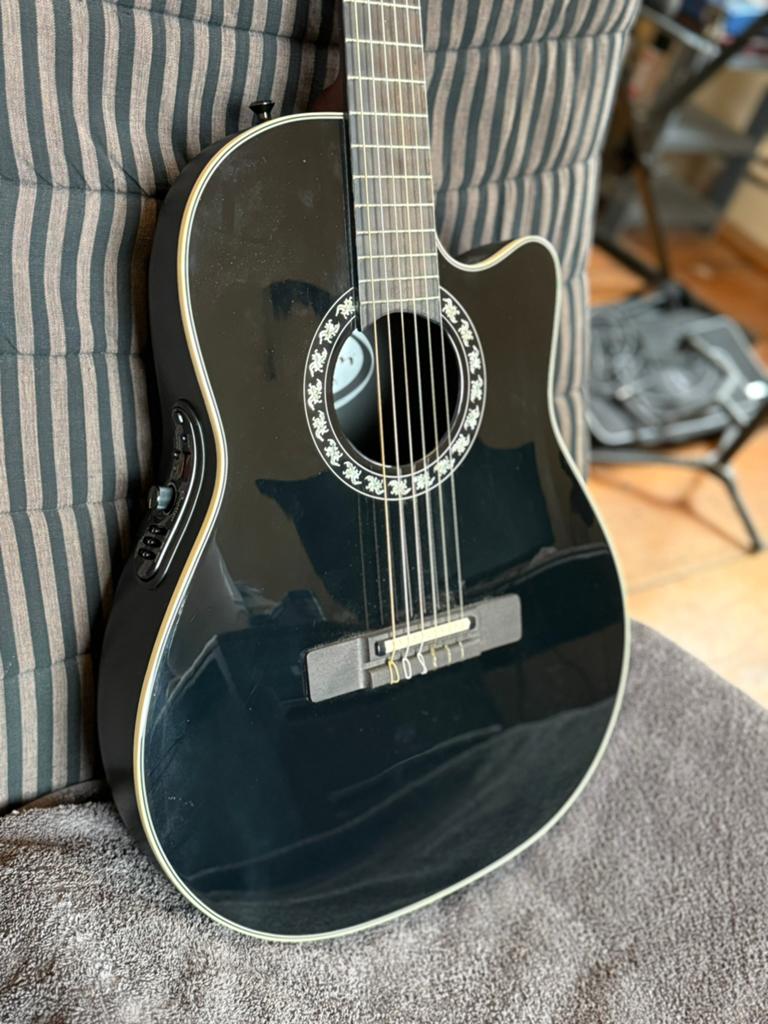 Nylon string ovation (klassieke)  gitaar 1773AX-5 Black, Muziek en Instrumenten, Ophalen, Zo goed als nieuw, Klassieke of Spaanse gitaar