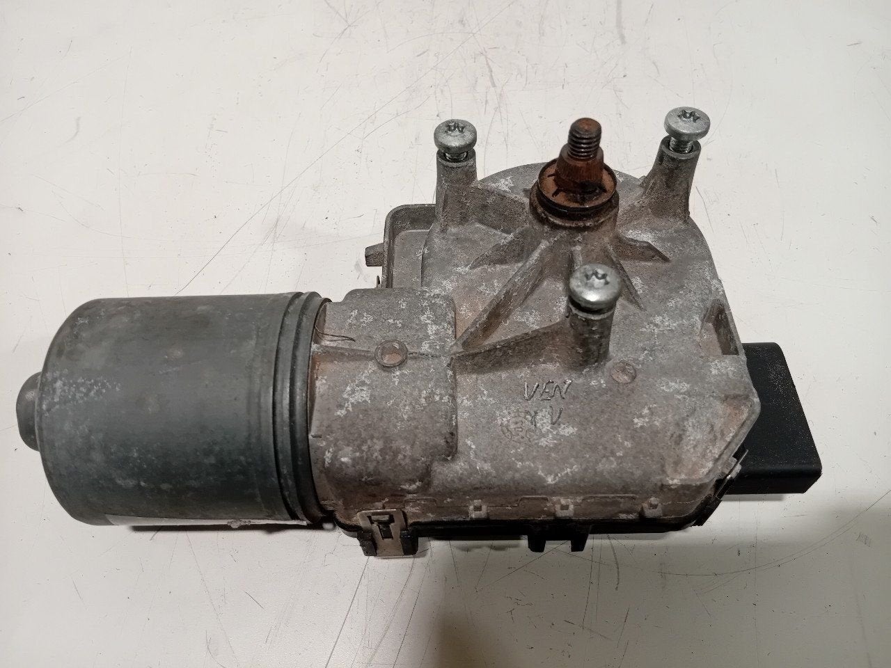 Ruitenwissermotor voor Porsche Cayenne, Onderdelen@venauto.nl, Van der Ven Autorecycling B.V., Gebruikt, Ettenseweg 76, 4706 PB Roosendaal, The Netherlands