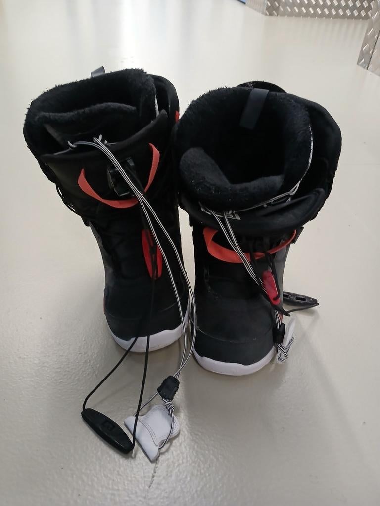 Snowboard schoenen - 1 dag gedragen, Ophalen, Zo goed als nieuw, Schoenen