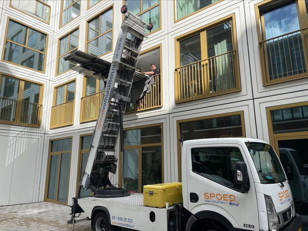 Foto 23 van Verhuislift huren | Ladderlift / Meubellift met bediening