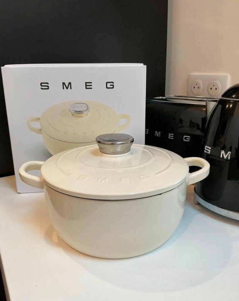 Smeg braadpan, Huis en Inrichting, Keuken | Potten en Pannen, Ophalen of Verzenden, Nieuw, Gietijzer, Koekenpan of Braadpan