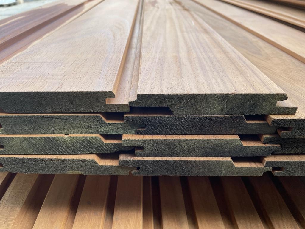 Ayous rabat 24 stuks 395 cm gevelbekleding  channelsiding, Ophalen, Planken, Nieuw, Hardhout