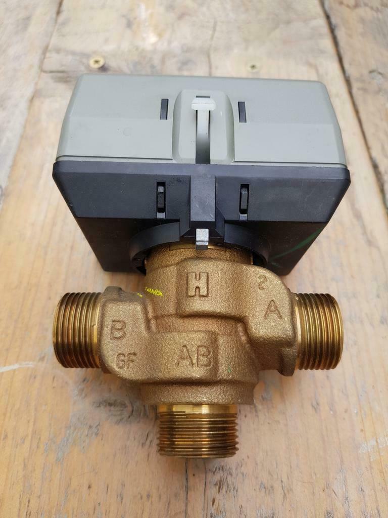 Vaillant solide driewegklep inclusief motor Honeywell VC8010, Doe-het-zelf en Verbouw, Verwarming en Radiatoren, Ophalen of Verzenden
