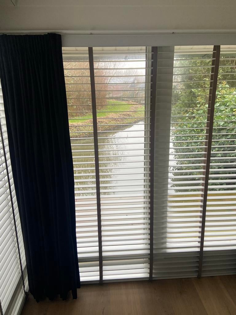 Witte Jaloezie met band, Wit, Ophalen of Verzenden, Zo goed als nieuw, 200 cm of meer
