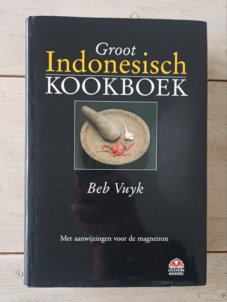 Beb Vuyk - Groot Indonesisch kookboek, Boeken, Ophalen of Verzenden, Zo goed als nieuw, Beb Vuyk, Azië en Oosters