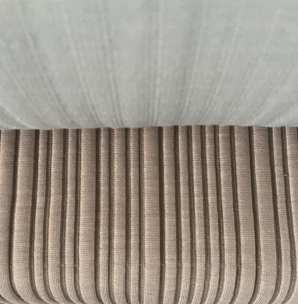 Kvadrat Febrik Husk 244; zandkleur+beige; 3,2 mtr meubelstof, Hobby en Vrije tijd, Stoffen en Lappen, Nieuw, Wol, 120 cm of meer