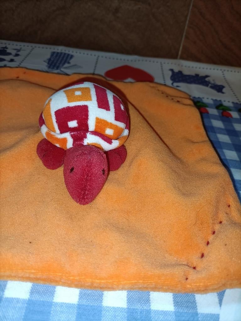 Schildpad knuffeldoekje oranje rood wit, Ophalen of Verzenden, Zo goed als nieuw