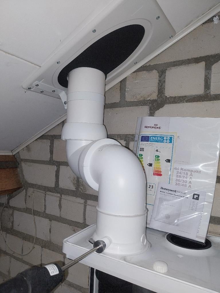 Foto 4 van Loodgieter, cv-monteur, installateur beschikbaar