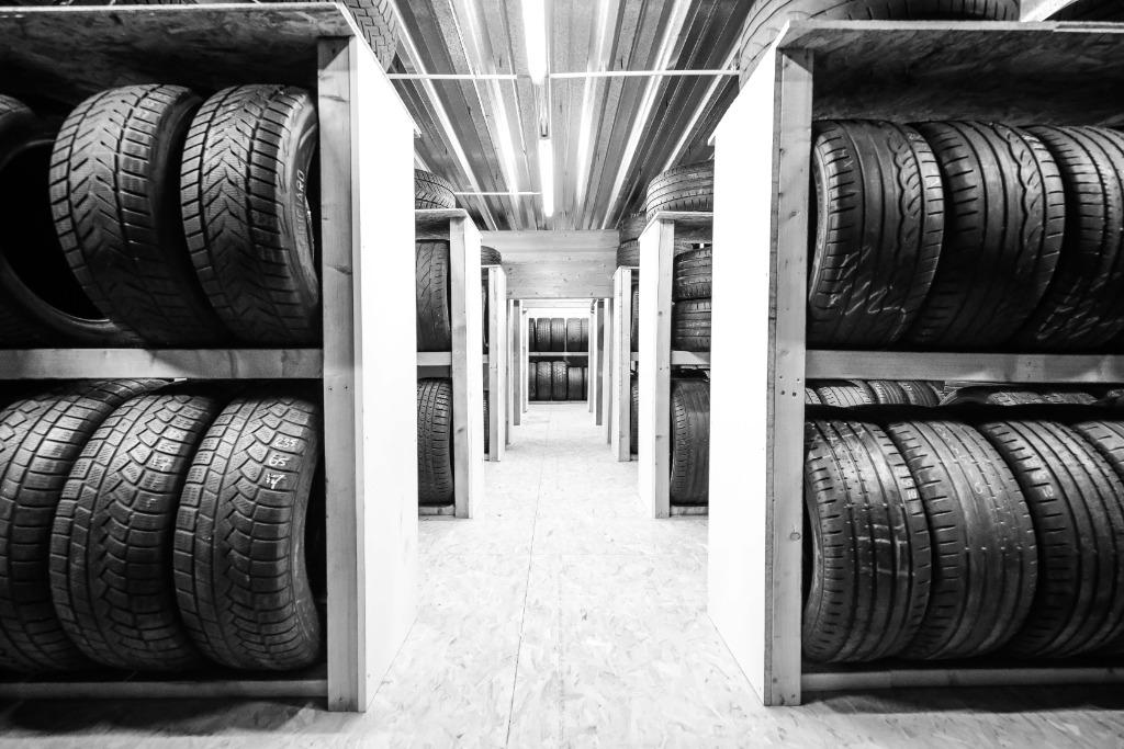 Gebruikte 20 inch banden alle maten 275-30-20 245-35-20 enz., Auto-onderdelen, Banden en Velgen, Ophalen, Autobedrijf Bovak, Gebruikt